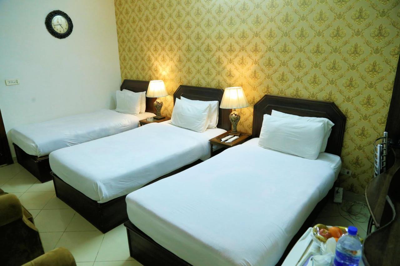 Fiesta Inn Hotel & Resorts Мултан Екстер'єр фото