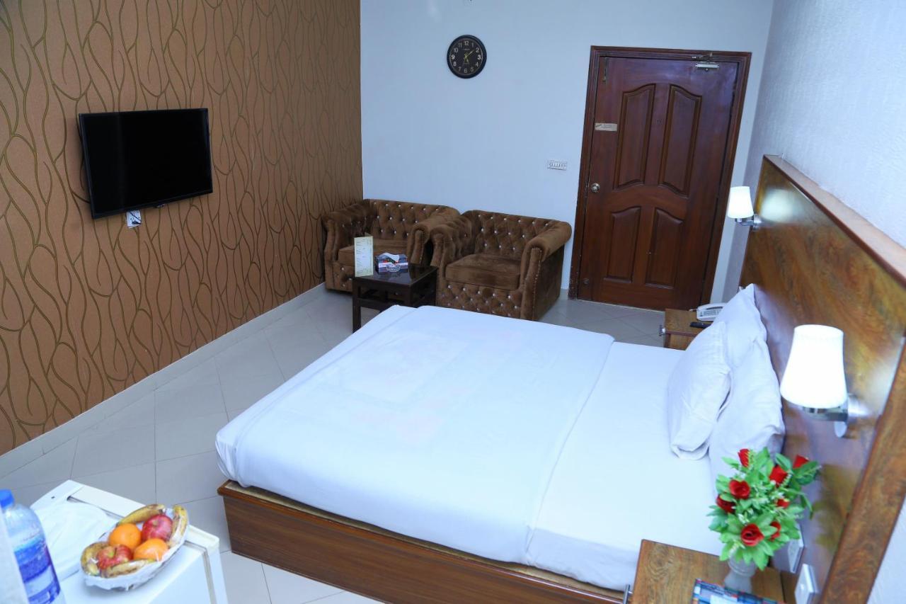 Fiesta Inn Hotel & Resorts Мултан Екстер'єр фото