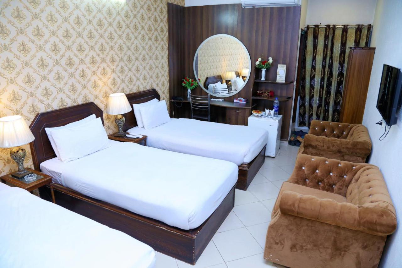 Fiesta Inn Hotel & Resorts Мултан Екстер'єр фото