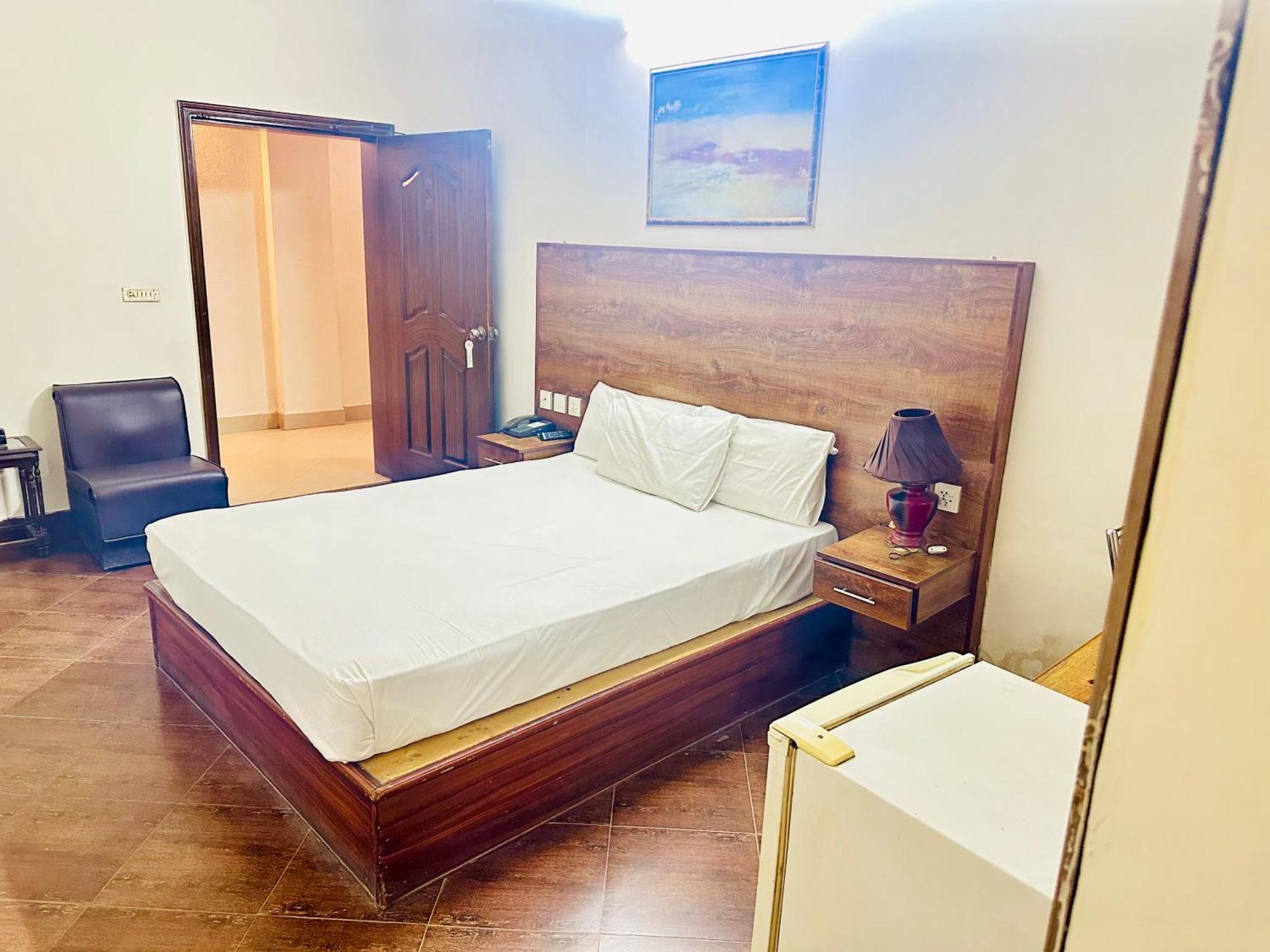 Fiesta Inn Hotel & Resorts Мултан Екстер'єр фото