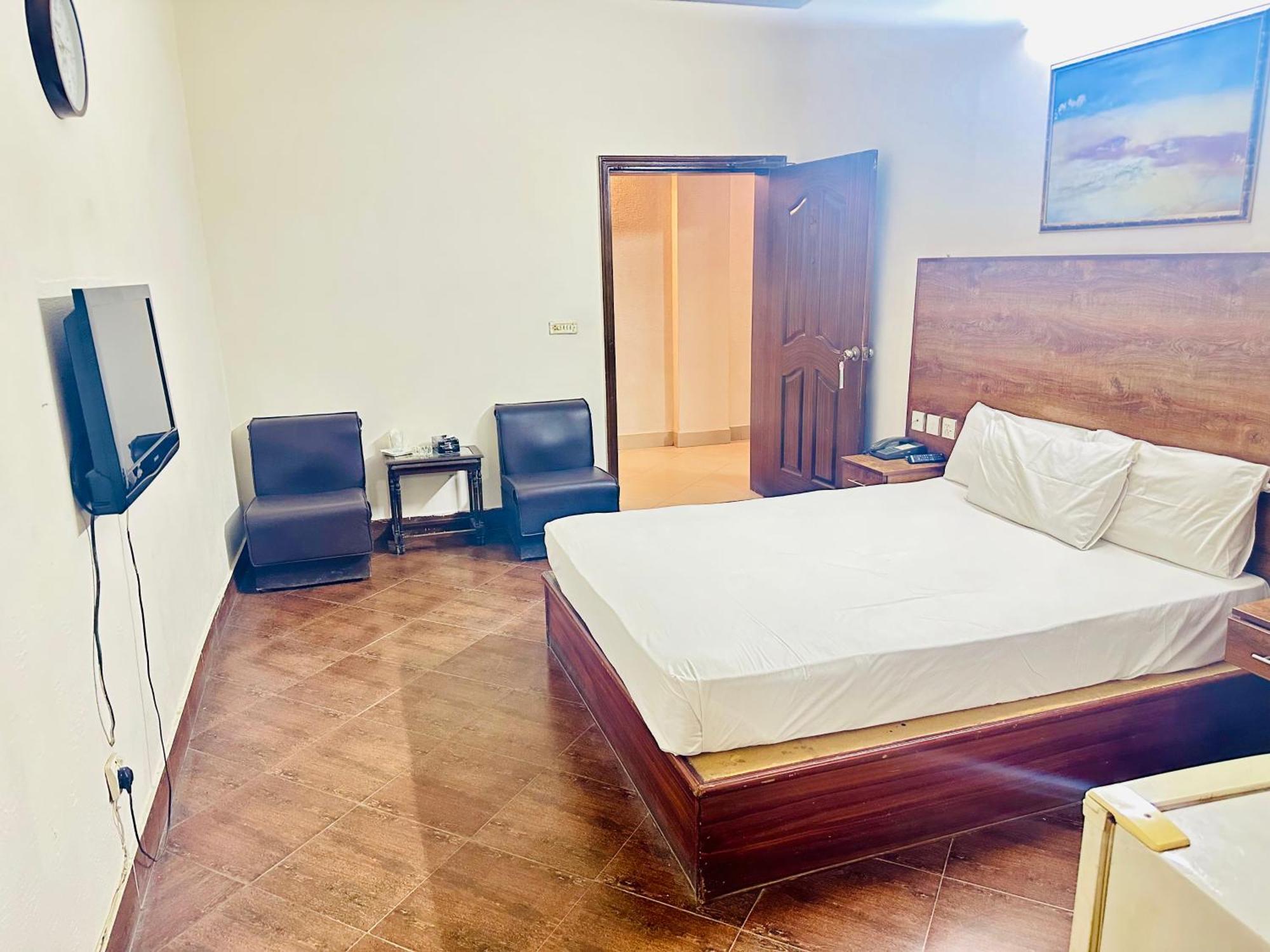 Fiesta Inn Hotel & Resorts Мултан Екстер'єр фото