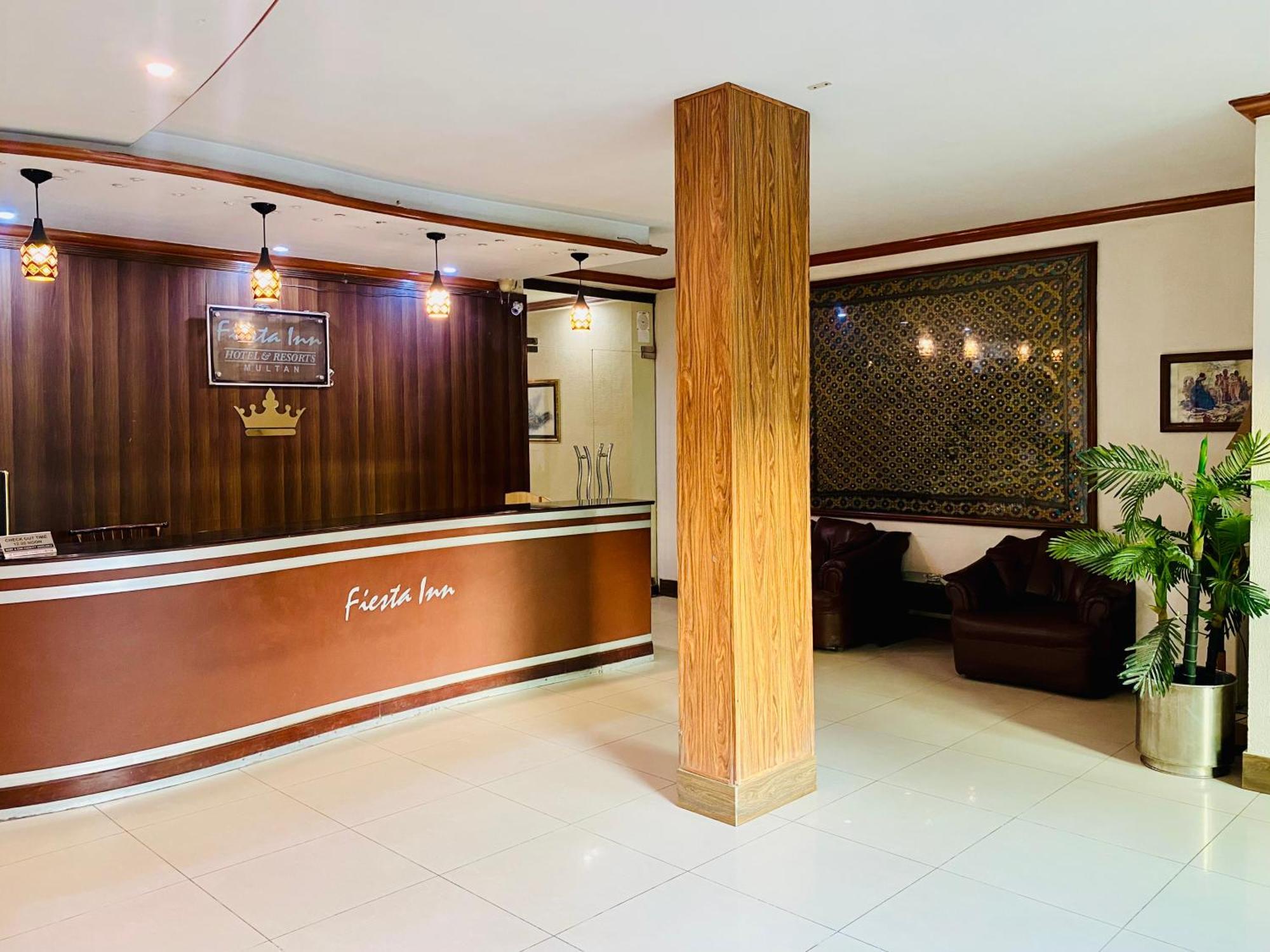 Fiesta Inn Hotel & Resorts Мултан Екстер'єр фото