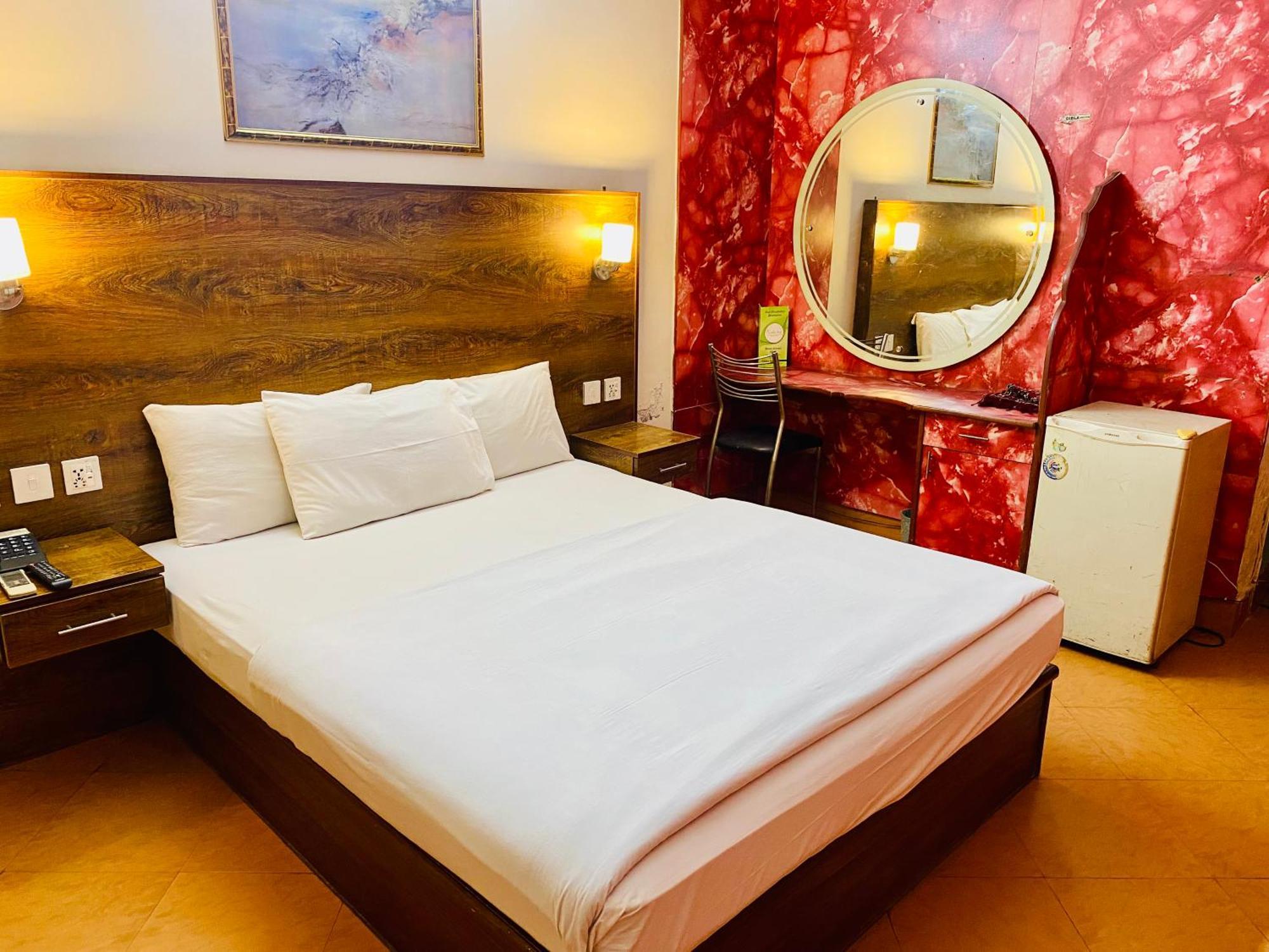 Fiesta Inn Hotel & Resorts Мултан Екстер'єр фото
