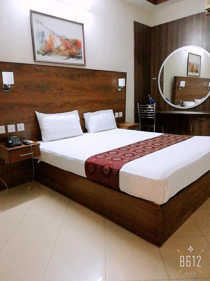 Fiesta Inn Hotel & Resorts Мултан Екстер'єр фото