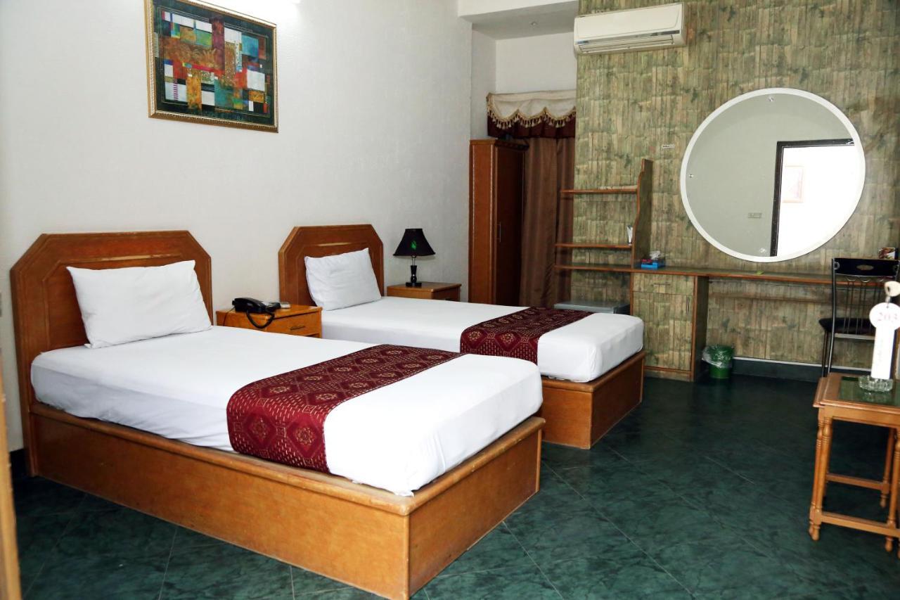 Fiesta Inn Hotel & Resorts Мултан Екстер'єр фото