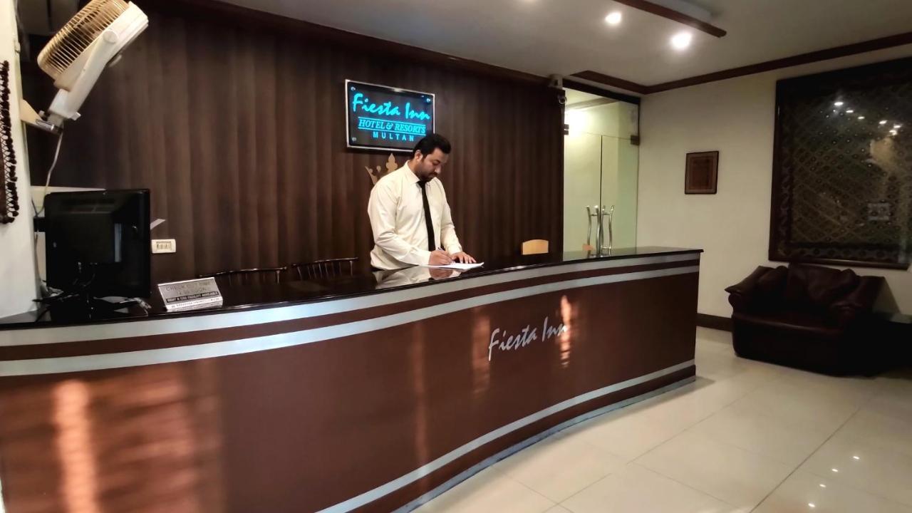 Fiesta Inn Hotel & Resorts Мултан Екстер'єр фото